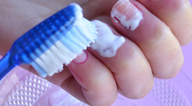 Pasta de dente para tirar esmalte? Conheça outras 15 utilidades
