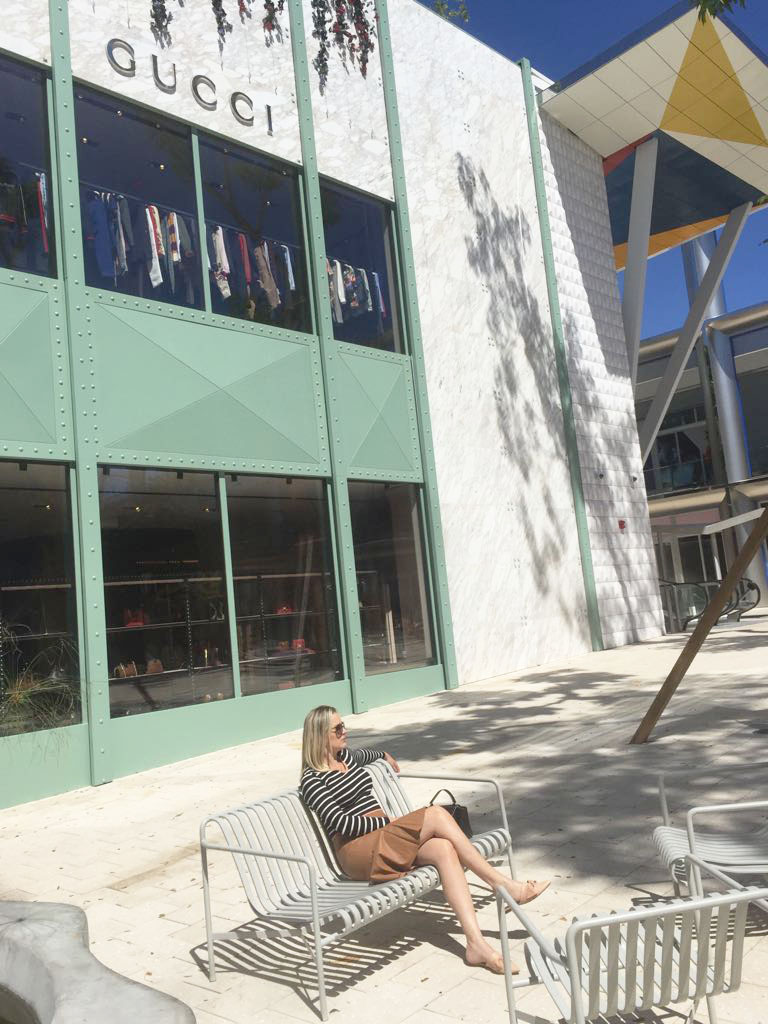 Em passeio pelo Design District de Miami, a Designer Lili Golunski buscou inspiração para assinar seu projeto na CASACOR Itapema, um Lobby com 150 m². Fotos: Arquivo pessoal – Divulgação.