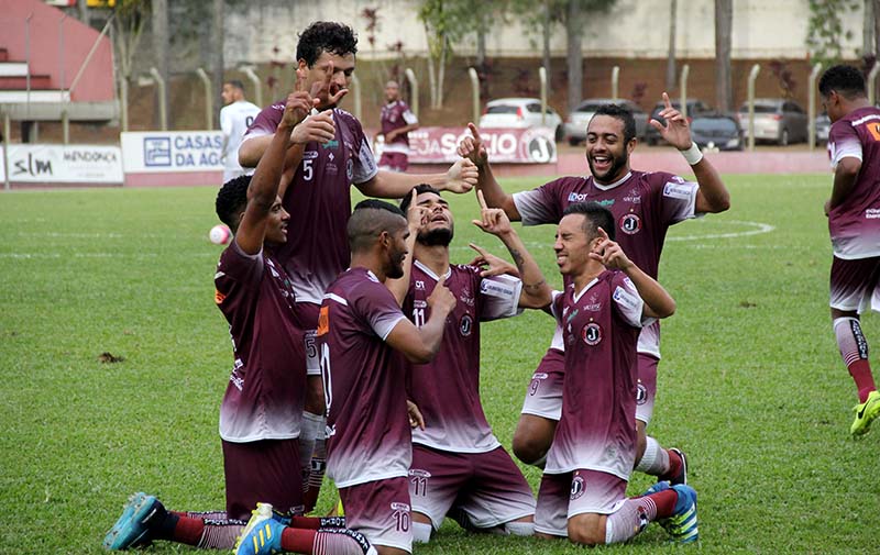 Jogadores comemorando o único gol da partida, marcado pelo meia Railson I Foto: Lucas Pavin/Agência Avante!
