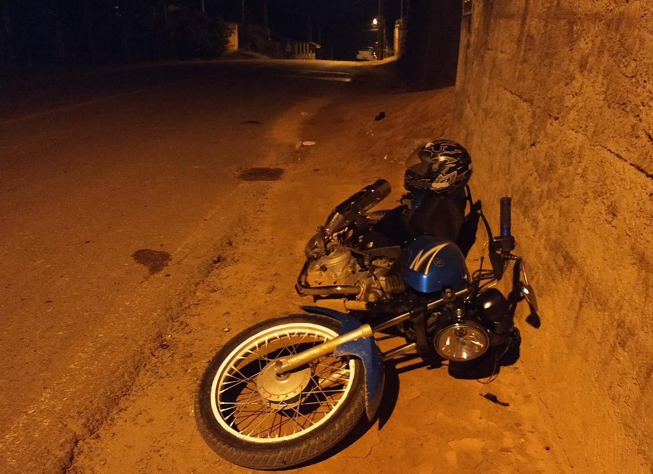 Acidente envolvendo motociclista ocorreu na rua Oscar Schneider | Foto Fábio Junkes/OCP