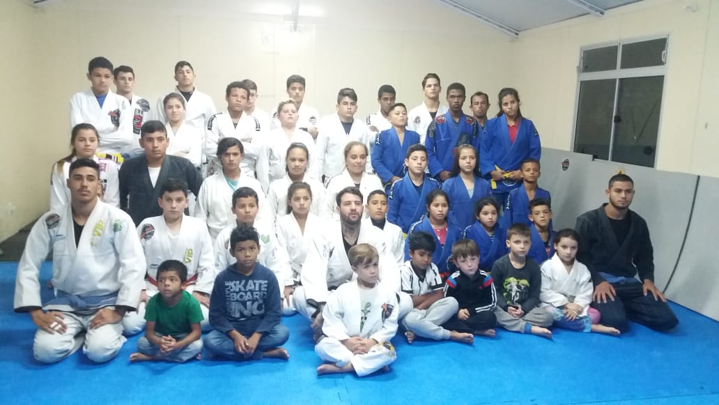 A iniciativa busca desenvolver o Jiu-Jitsu, com crianças e adolescentes na comunidade da Vila União e Vargem do Bom Jesus | Foto/Divulgação/PMF