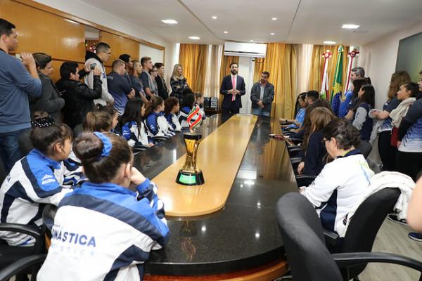 Atletas que alcançaram medalhas nos Joguinhos foram homenageados na CMF | Foto Édio Hélio Ramos/CMF