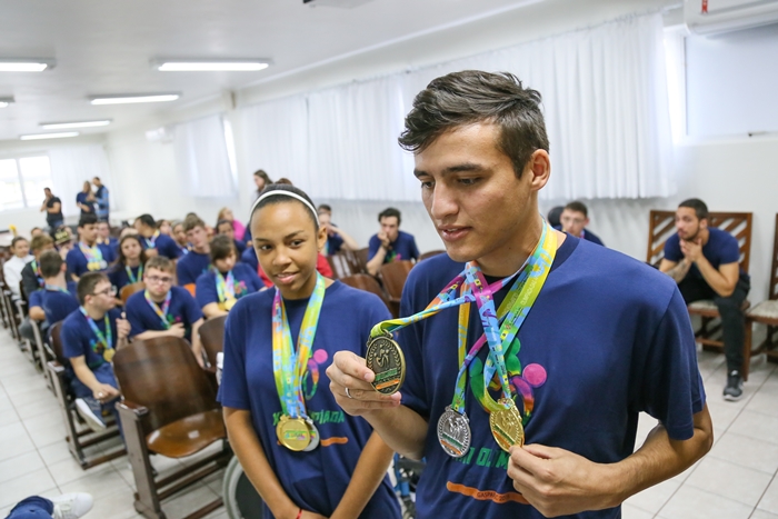 Equipe composta por alunos de sete cidades do Nordeste catarinense foi a grande vencedora | Foto Eduardo Montecino/OCP News