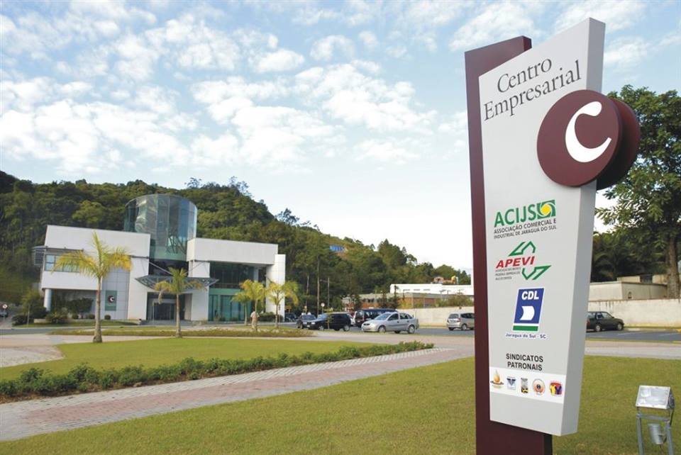 Acijs anuncia parceria com cooperativa para oferecer linhas diferenciadas de crédito em Jaraguá do Sul