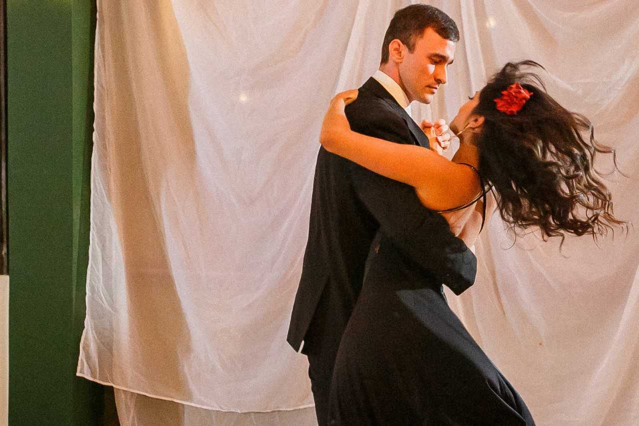 Professores se dividem entre a profissão e o amor pela dança | Foto Divulgação