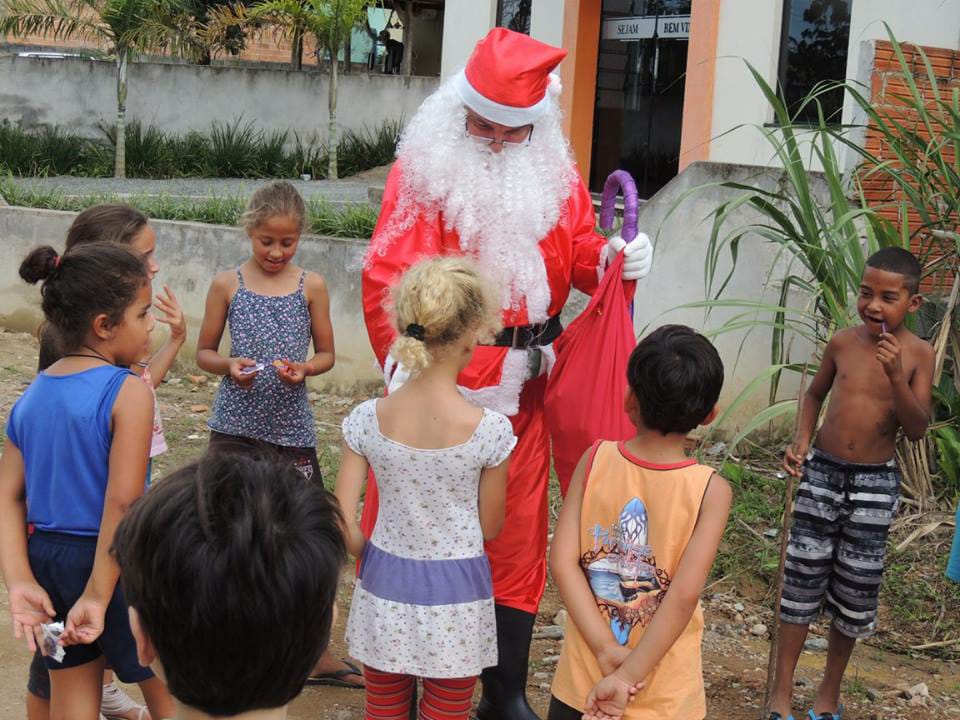 No ultimo natal o grupo entregou brinquedos a mais de 700 crianças | Foto Arquivo pessoal