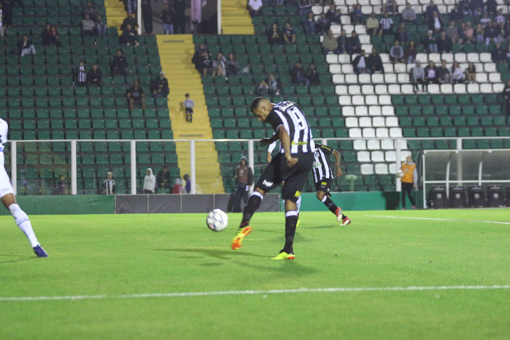 Atacante Elton teve chance mas não conseguiu fazer gol | Foto Vinicius Nunes/FFC