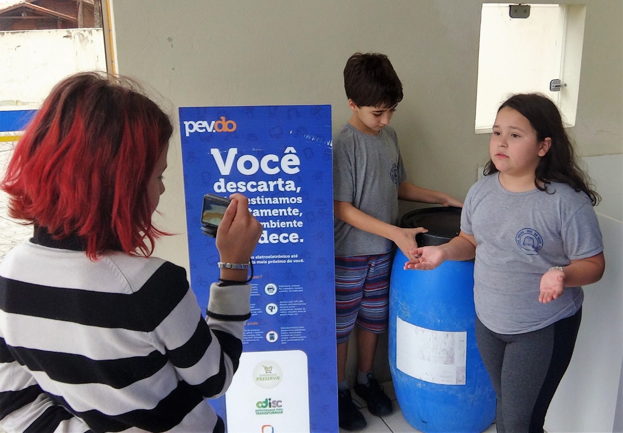 A escola motivou os estudantes  a publicarem um vídeo sobre forma correta de descartar materiais | Foto PMF/Divulgação