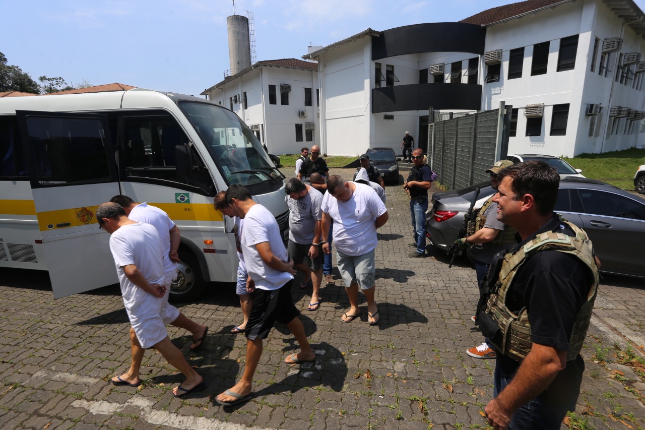 Presos da região foram levados à Central de Plantão Policial de Joinville e depois transferidos a Brasília | Foto Divulgação/Polícia Civil