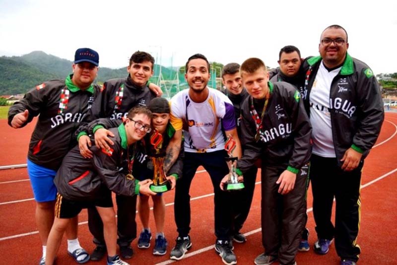 Atletismo jaraguaense garantiu dois troféus no segmento DI (deficiência intelectual) | Foto: Antonio Prado/Fesporte)