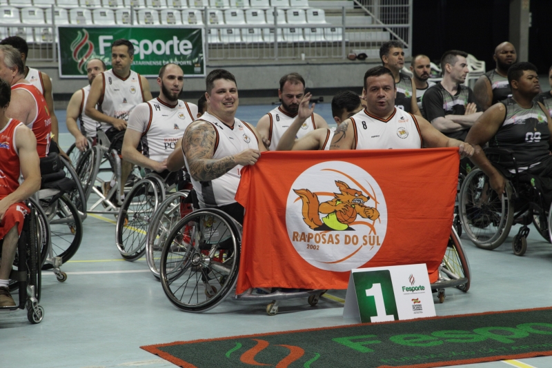 Atletas de Joinville na modalidade de basquete em cadeira de rodas: município foi hexa campeão no Parajasc 2018. | Foto: Solon Soares/Agência AL