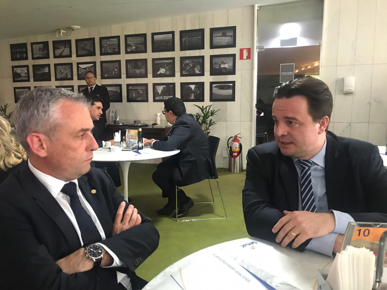 Encontro entre deputado federal, João Paulo Kleinübing (DEM) e o deputado federal eleito, Rodrigo Coelho (PSB) ocorreu em Brasília/Foto Divulgação