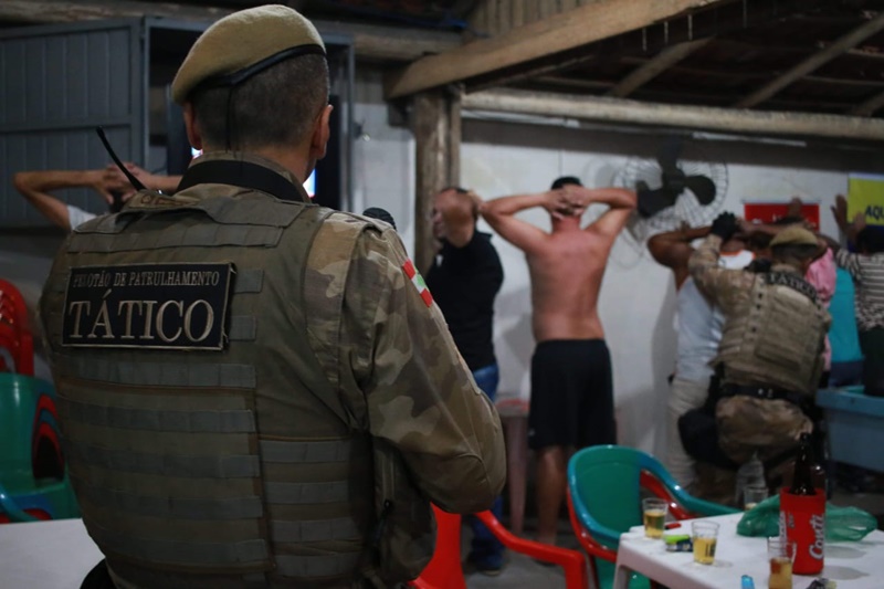 PM aborda mais de 150 pessoas durante operação | Foto Cláudio Costa / OCP News