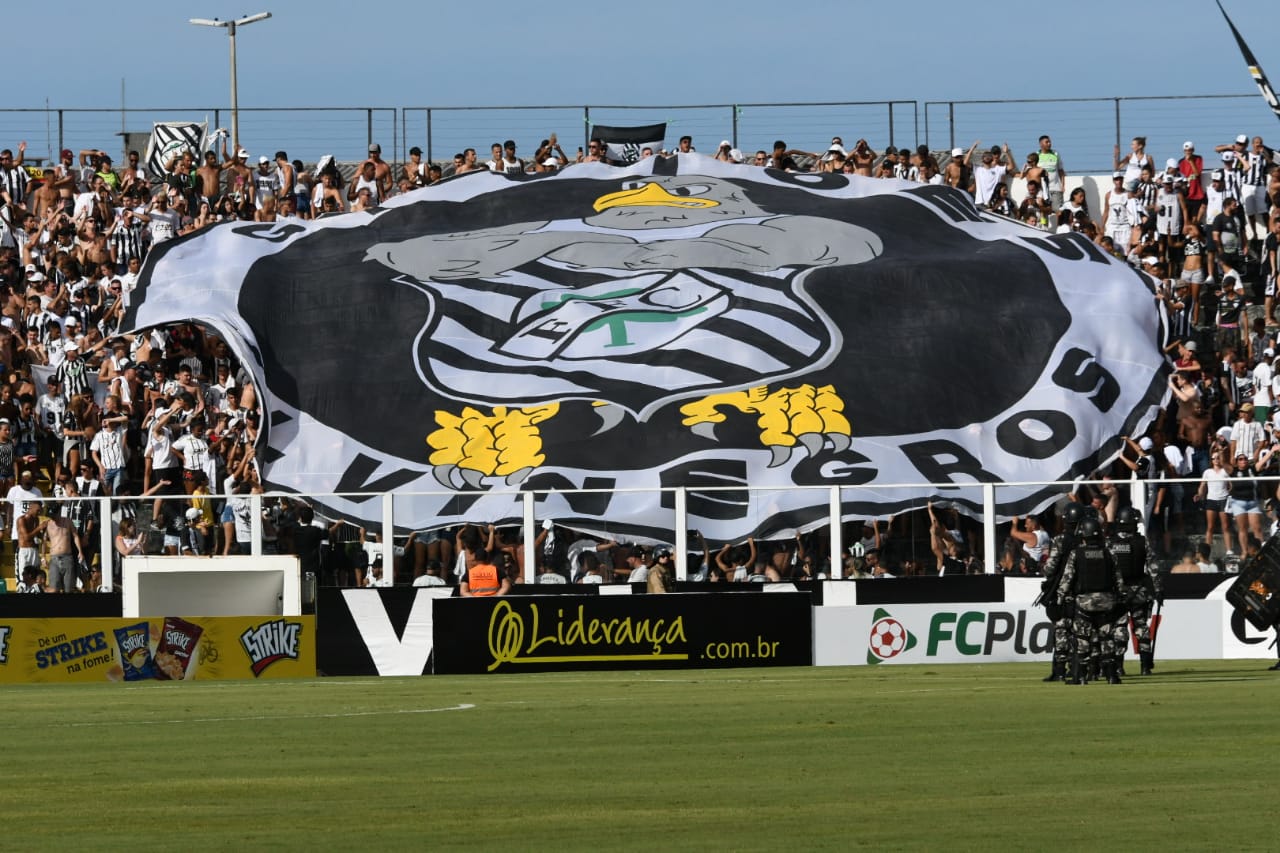 Vitória sobre o Botafogo (SP) seria presente para torcida do clube que faz 98 anos | Foto Hermes Bezerra/F.F.C.