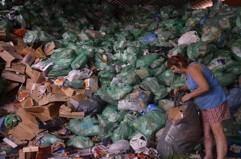 Com aumento na reciclagem, cooperativas de catadores recebem mais material, gerando emprego e renda | Foto Eduardo Montecino / OCP News
