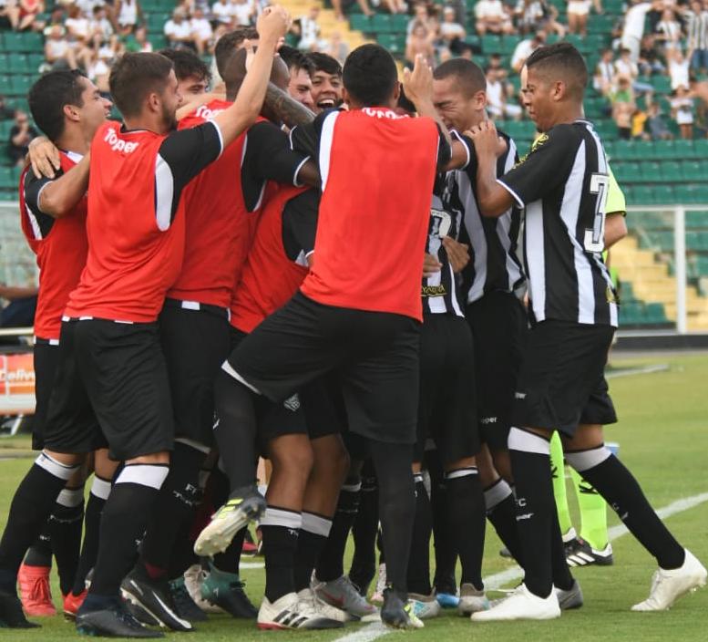 Figueirense segue na ponta do Campeonato Catarinense | Foto Hermes Bezerra/FFC