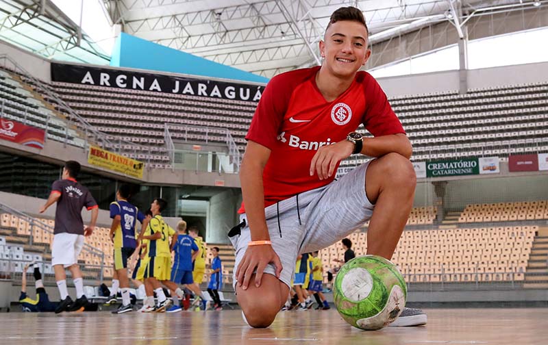 Cria da base do Jaraguá Futsal, Felipe Prado desponta na base do Inter | Foto Eduardo Montecino/OCP News