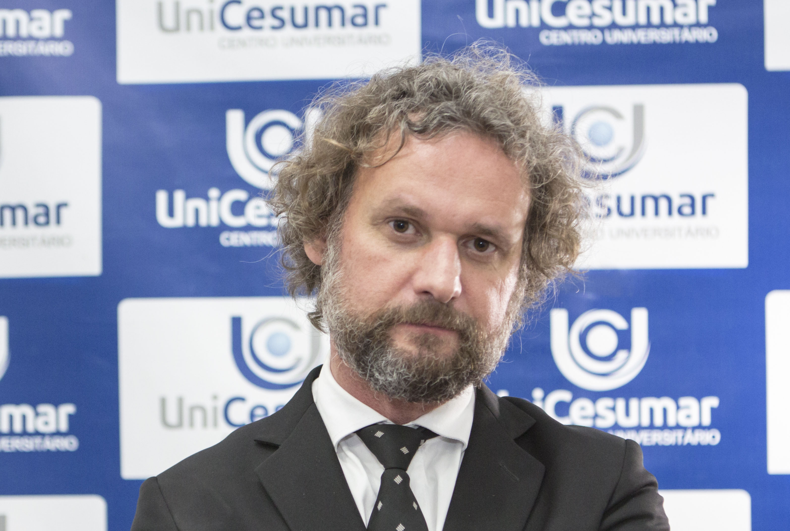 Adriano Albano, diretor da Unicesumar, polos de Blumenau, Gaspar, Indaial, Jaraguá do Sul e Joinville será o palestrante.