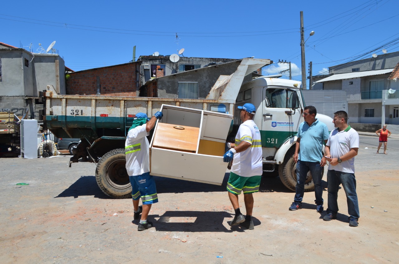Remoção de resíduos volumosos no Monte Cristo tem objetivo de ajudar no combate aos focos do mosquito aedes aegyti | Foto Divulgação