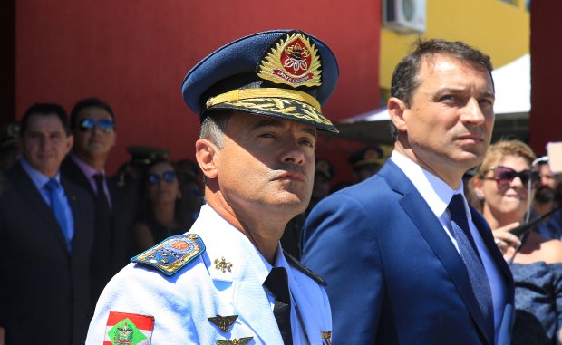 Coronel Pratts e o governador Carlos Moisés | Foto: CBMSC/
Divulgação