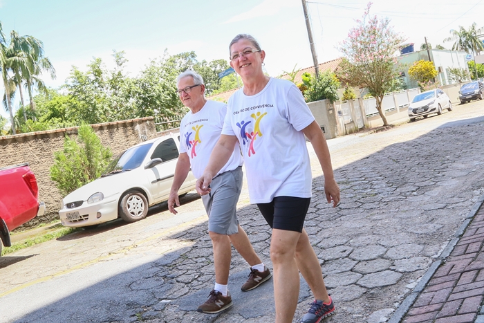 Há três anos, caminhada faz parte da vida de Gelázio e Adelina Capestrini | Foto Eduardo Montecino/OCP News