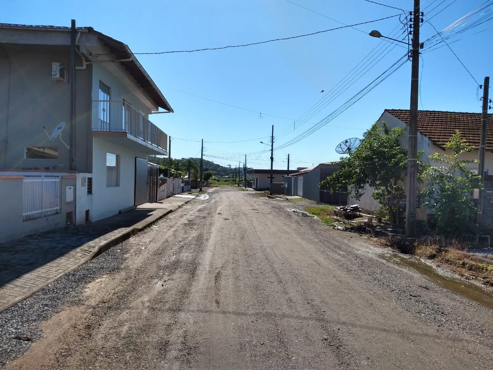 Residência fica localizada na rua Maria Lopes da Silva | Foto: Fábio Junkes/OCP News