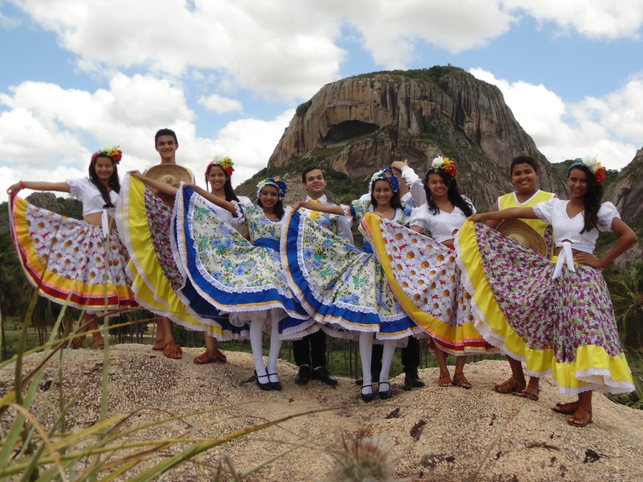 Eles são do Rio Grande do Norte e destacam o folclore nordestino em suas apresentações | Fotos Divulgação