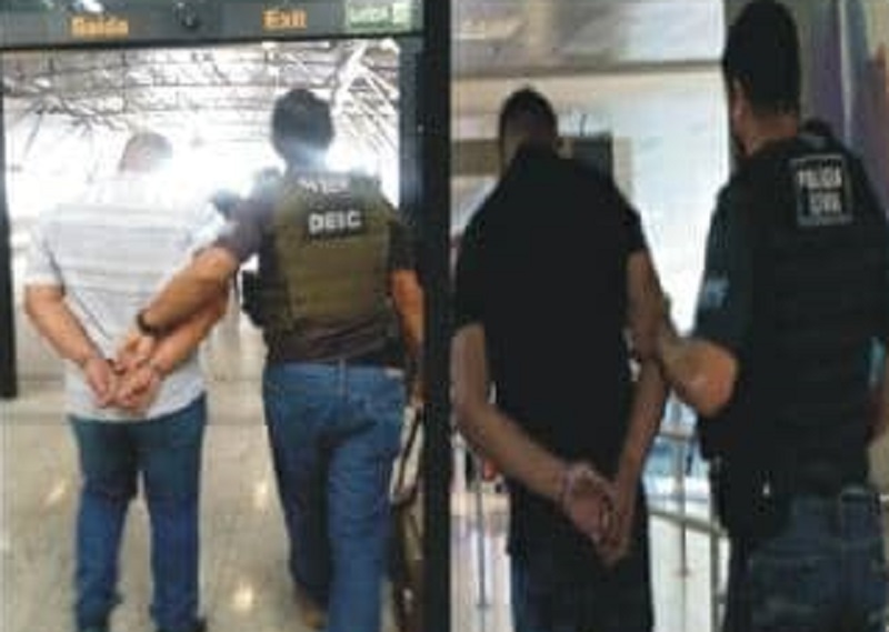 Foragidos presos em um aeroporto no Paraná tinham mandados de prisão expedidos em Guaramirim | Foto Divulgação/DEIC