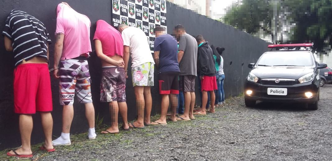 Detidos devem prestar depoimento nas próximas horas e quem tive prisão temporária decretada irá ao Presídio Regional de Joinville | Foto Divulgação DH/Polícia Civil 