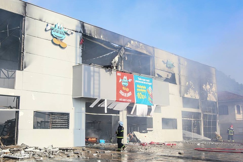 Fogo destruiu loja no dia 31 de janeiro | Foto Arquivo/OCP News
