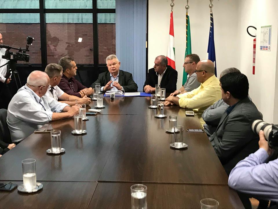 Udo Döhler e Claudio Aragão em reunião com os vereadores | Foto Windson Prado/OCP News