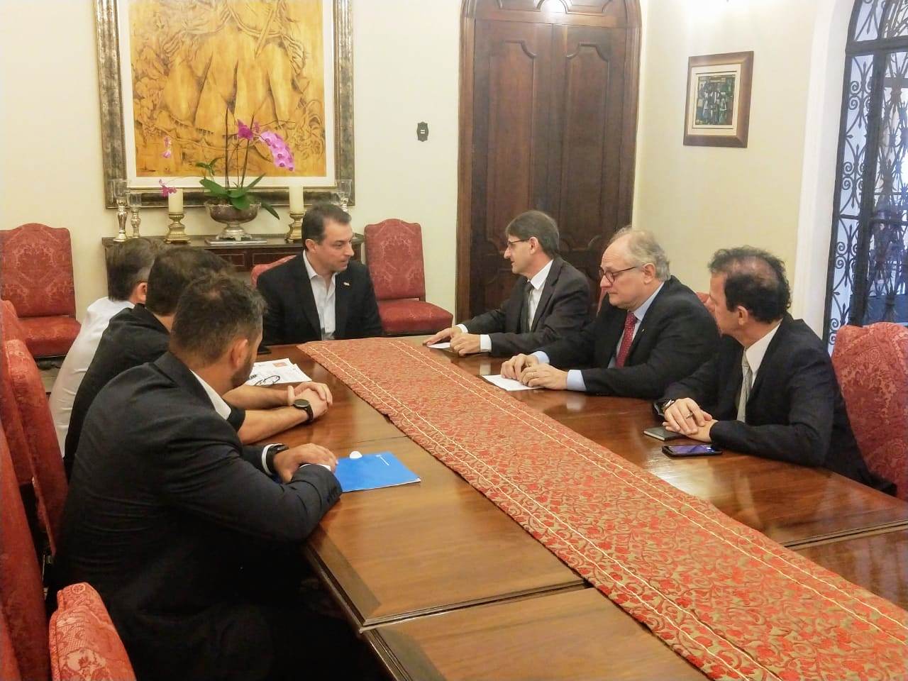Deputados se reuniram com o governador Carlos Moisés, ontem, para tratar dos repasses de recursos para a área da Saúde | Foto Divulgação