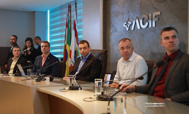 Governador fez o anúncio da sede da Acif na Capital | Foto Julio Cavalheiro/Secom