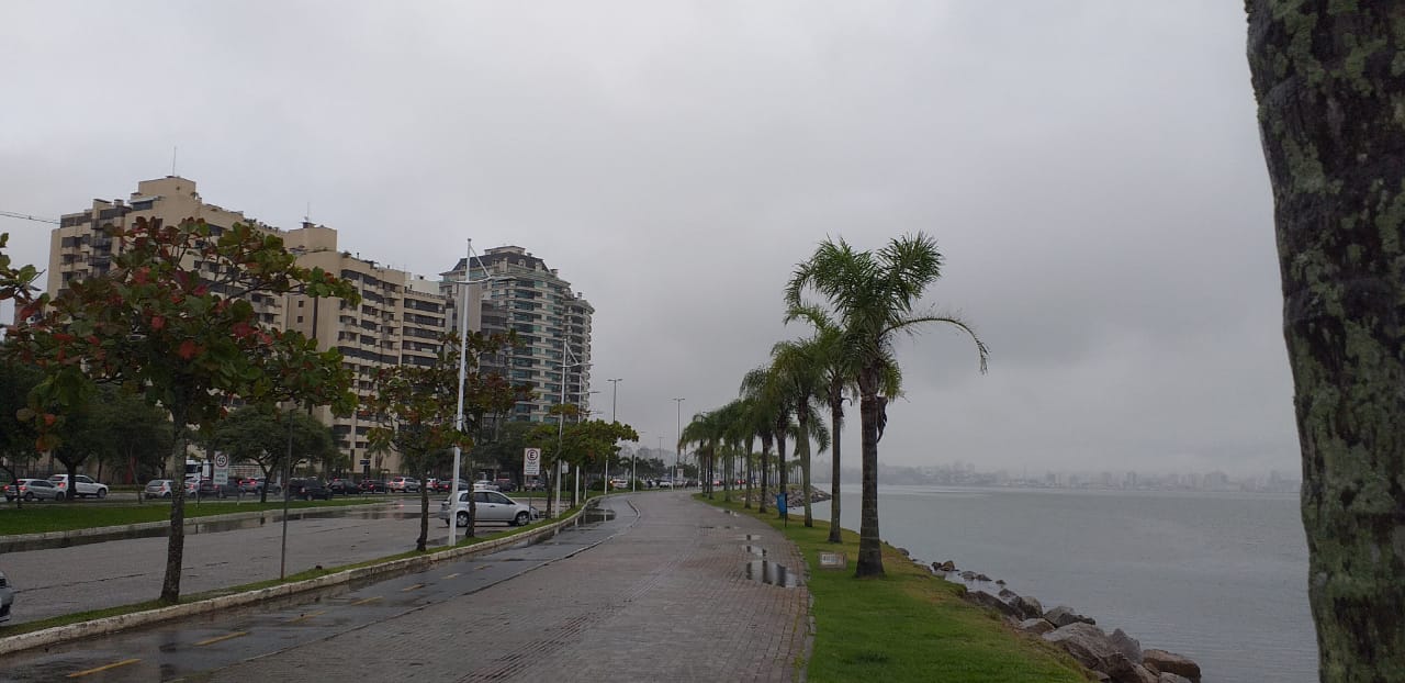 Segunda-feira (03) será mais um dia de tempo instável em Florianópolis | Foto Ewaldo Willerdimg/OCPNews