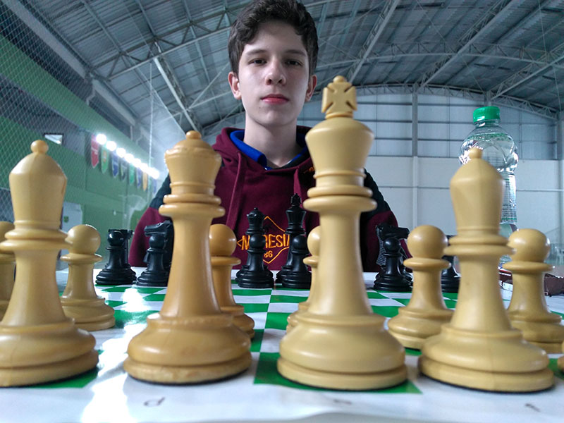 Lucas Piccoli é um dos grandes nomes da categoria Sub-18 do xadrez brasileiro | Foto: Divulgação