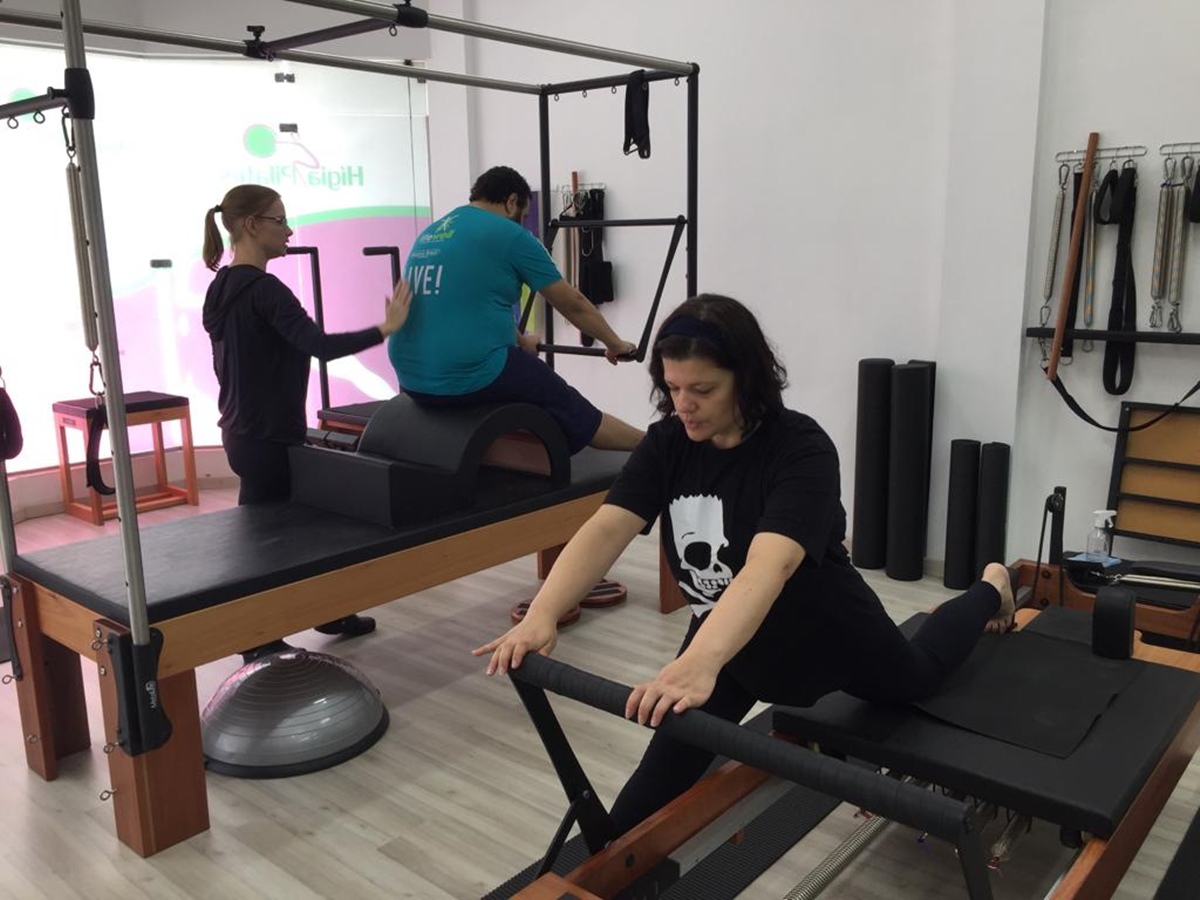 Ana e Cláudio fizeram aula sob orientação da fisioterapeuta Cheila Korndörfer | Foto Divulgação/Larissa Felippi