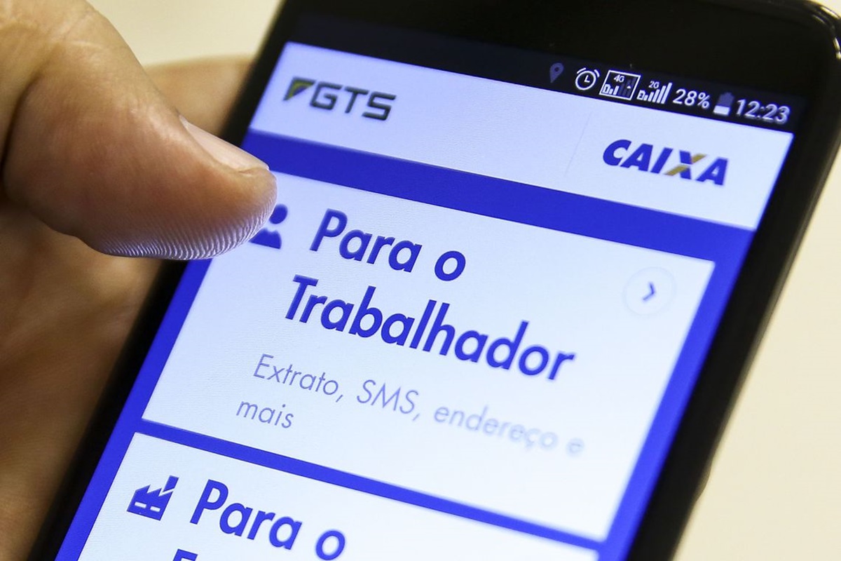 "38% dos trabalhadores brasileiros ainda não sacaram o FGTS"