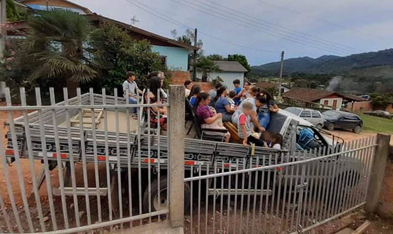Transporte era realizado de maneira irregular | Foto: Polícia Rodoviária Estadual/Divulgação