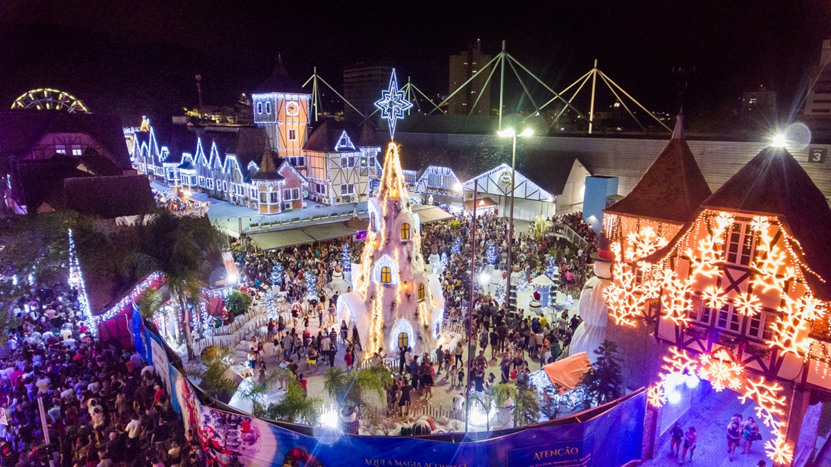 Essência e prazer de presentear o próximo será tema do Natal em Blumenau