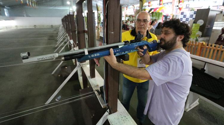 Repórter do UOL esteve em Jaraguá do Sul conhecendo a festa e espantou Jaraguaenses com sua opinião. Foto: Eduardo Montecino