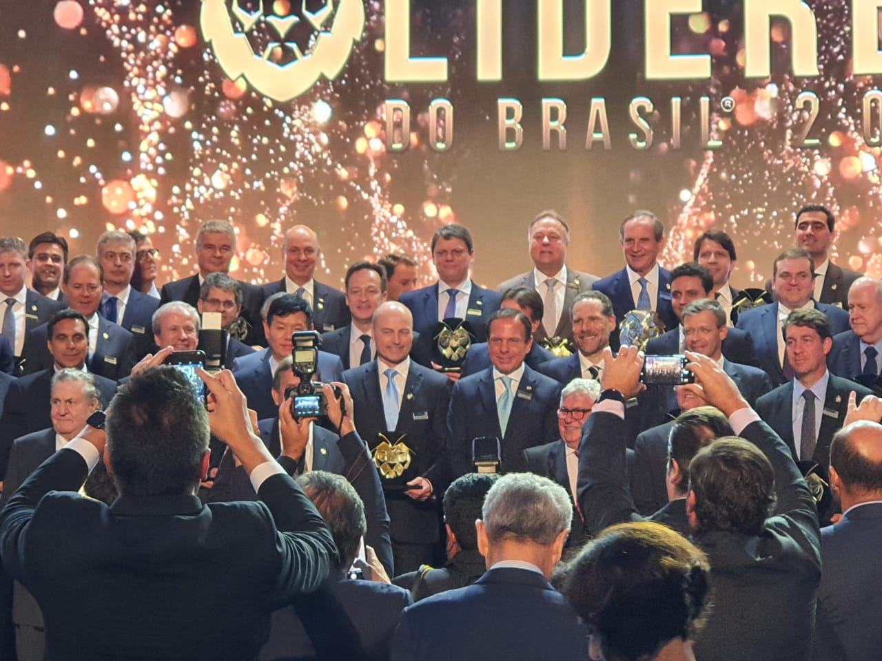 Harry Schmelzer Jr., Presidente da WEG, ao lado de Tarcísio Gomes de Freitas, Ministro da Infraestrutura premiado na categoria Gestão Pública, João Doria, Governador de São Paulo e demais executivos homenageados .