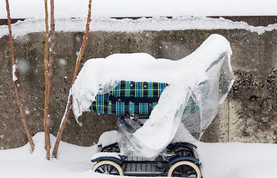 Internacional: Bebê morre congelado depois de ser esquecido em varanda com temperatura de -20°C