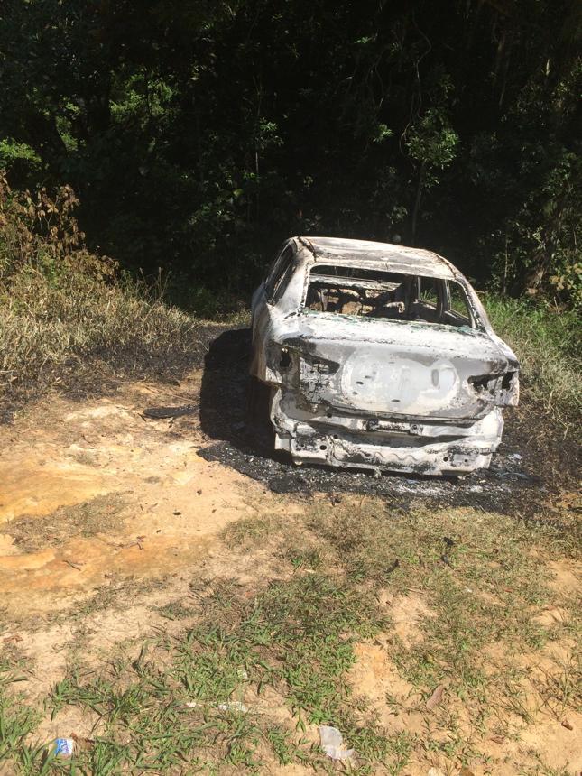 Carro de taxista desaparecido é encontrado incendiado