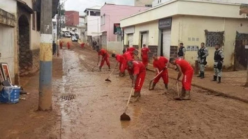 Nacional: Juiz manda presos limparem cidade mineira devastada pela chuva