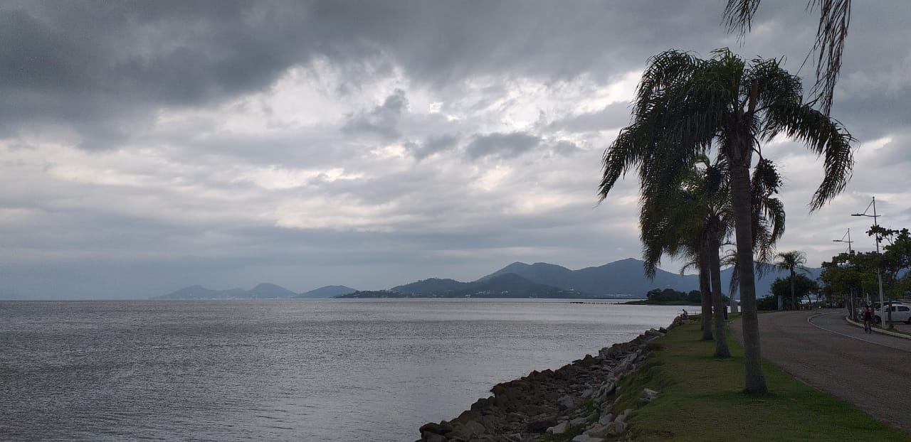 Florianópolis pode ter ocorrência de chuvas fortes neste terça-feira (2) | Foto Ewaldo Willerding/OCPNews