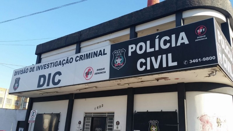 Polícia Civil indicia dois homens por roubos em comércio e de veículo em Criciúma