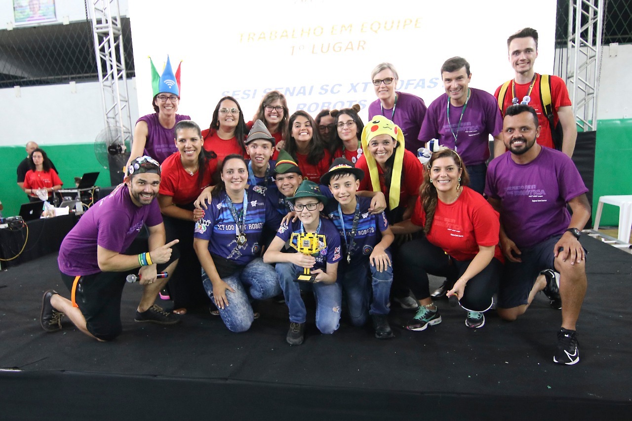 Equipe do SESI é destaque na etapa estadual do torneio de robótica em Jaraguá do Sul