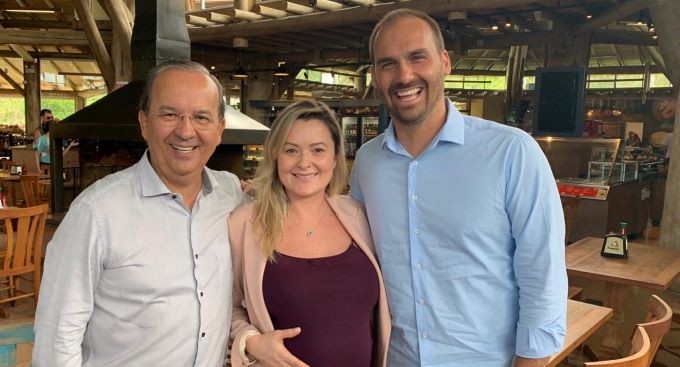 Candidata à Prefeitura de Criciúma pelo PL, Julia Zanatta terá o apoio da família Bolsonaro