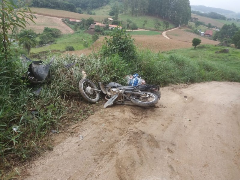 Motociclista morre após colisão com carro em Braço do Norte