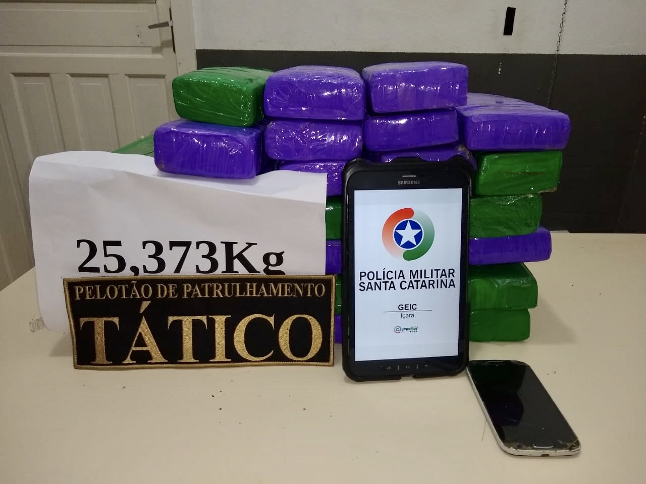 Traficante é preso com 25 quilos de maconha pela PM de Içara